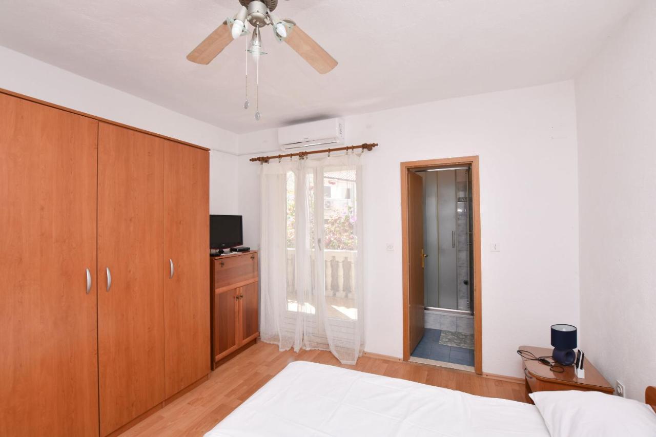 Apartments And Rooms Jakov 普利莫顿 外观 照片