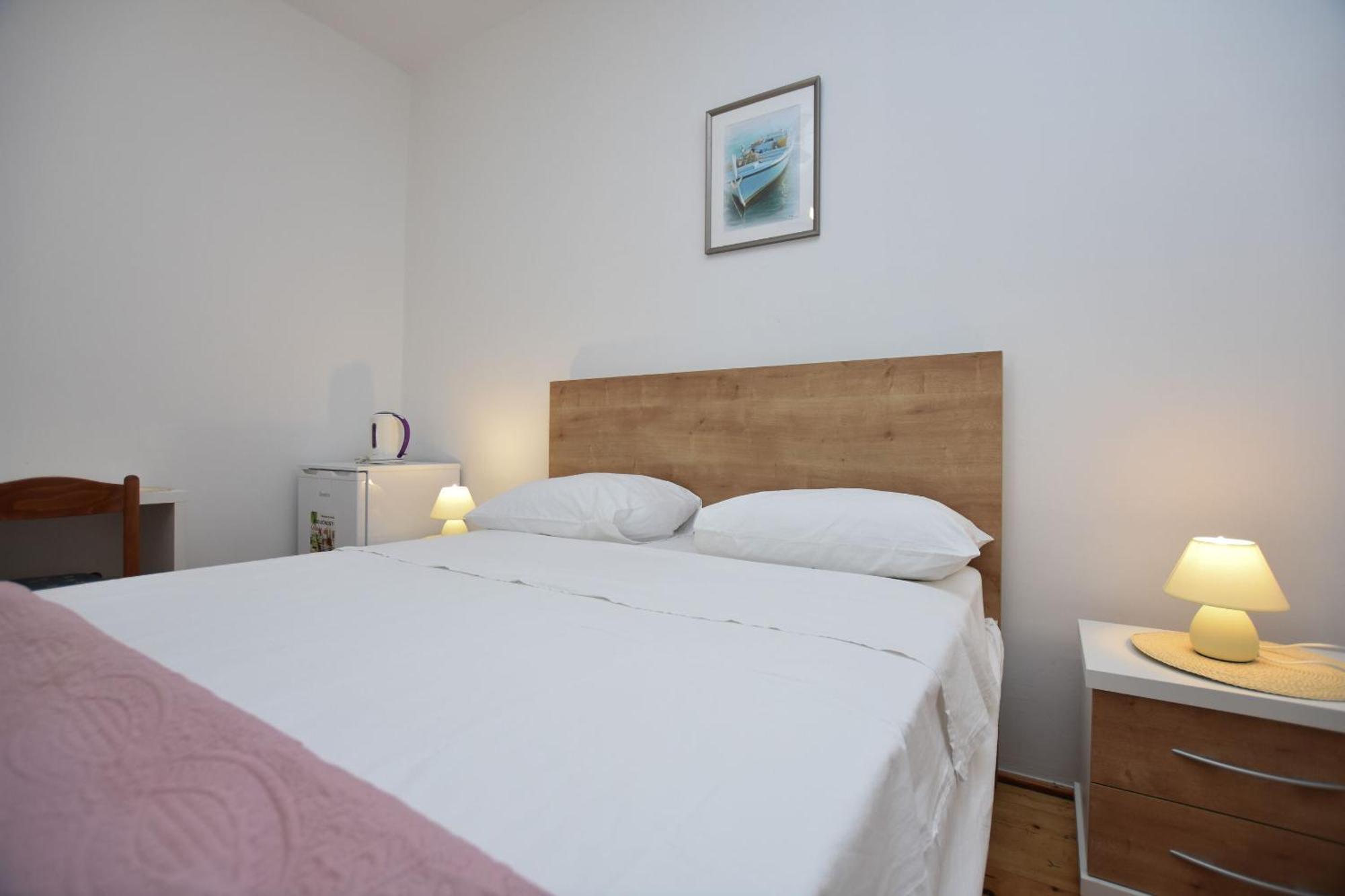 Apartments And Rooms Jakov 普利莫顿 客房 照片