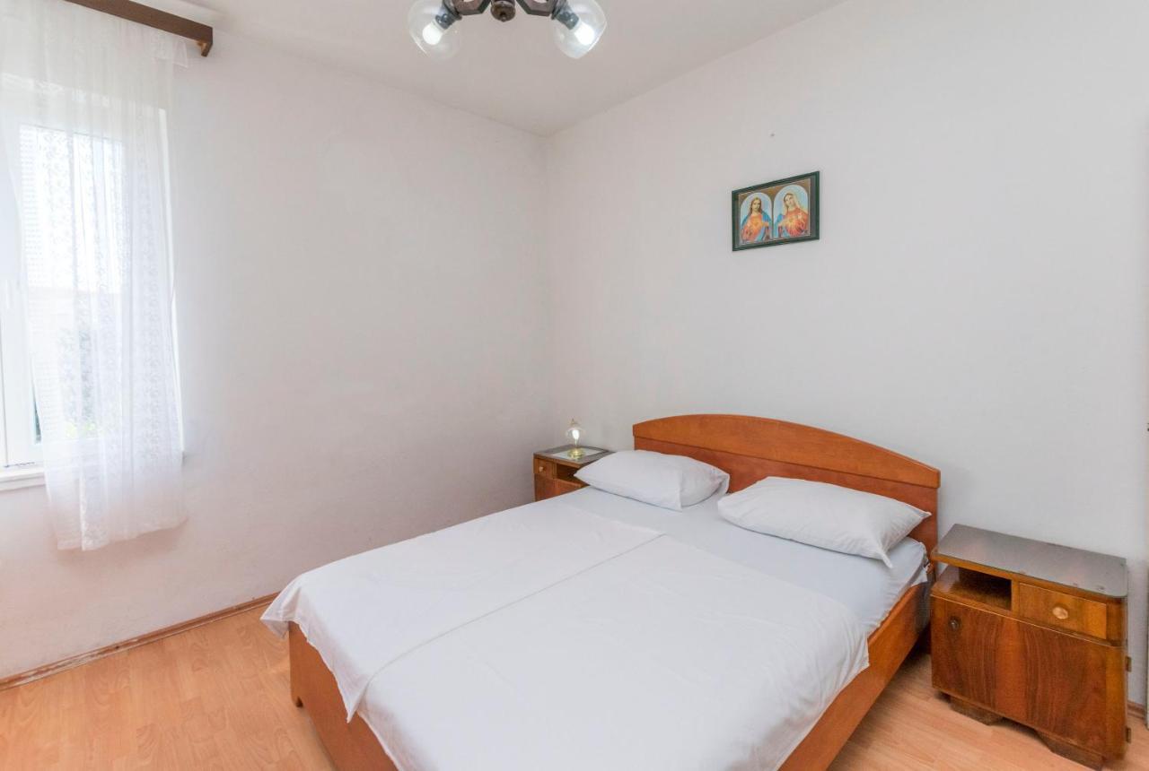 Apartments And Rooms Jakov 普利莫顿 外观 照片