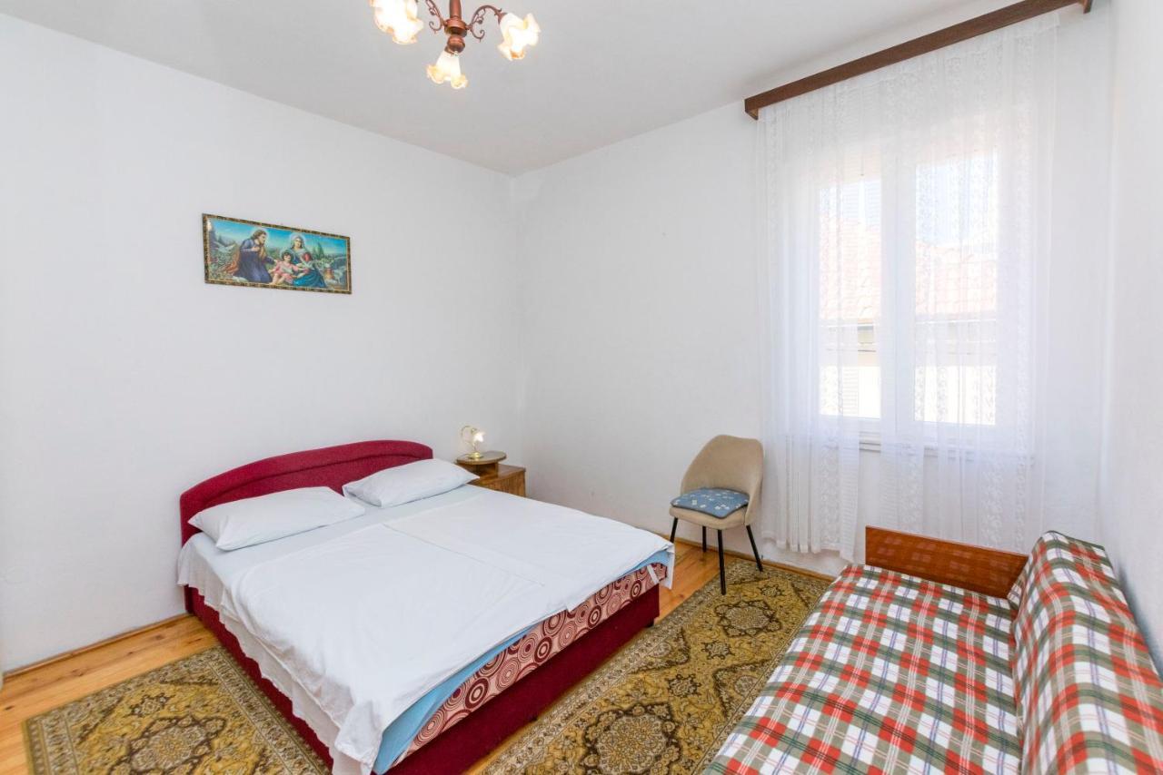 Apartments And Rooms Jakov 普利莫顿 外观 照片