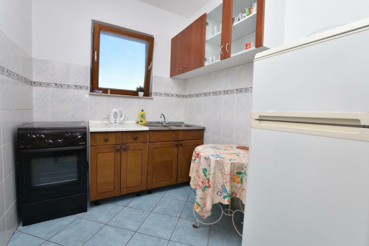 Apartments And Rooms Jakov 普利莫顿 外观 照片