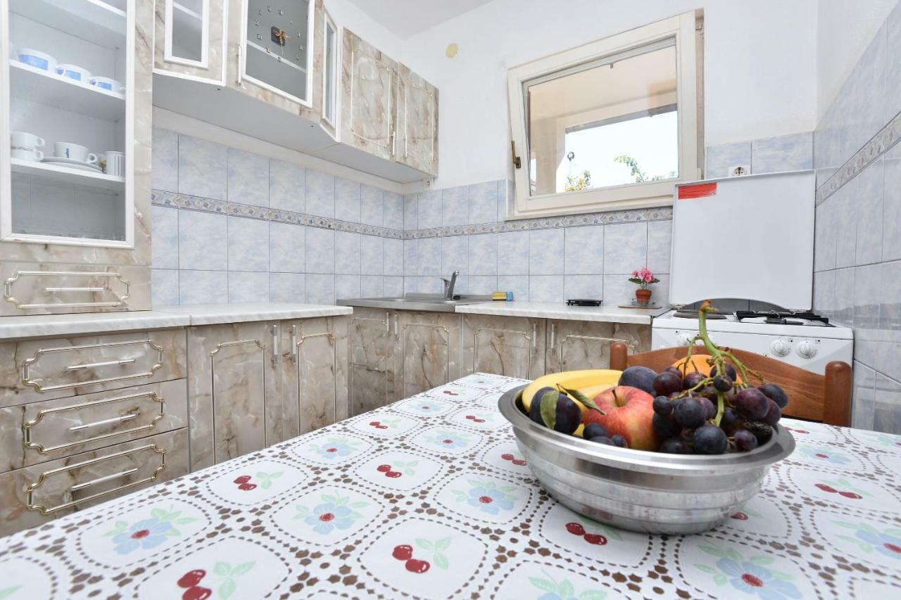 Apartments And Rooms Jakov 普利莫顿 外观 照片