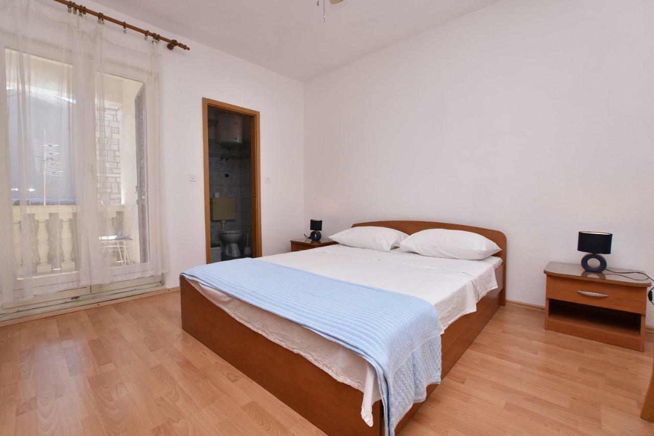 Apartments And Rooms Jakov 普利莫顿 外观 照片