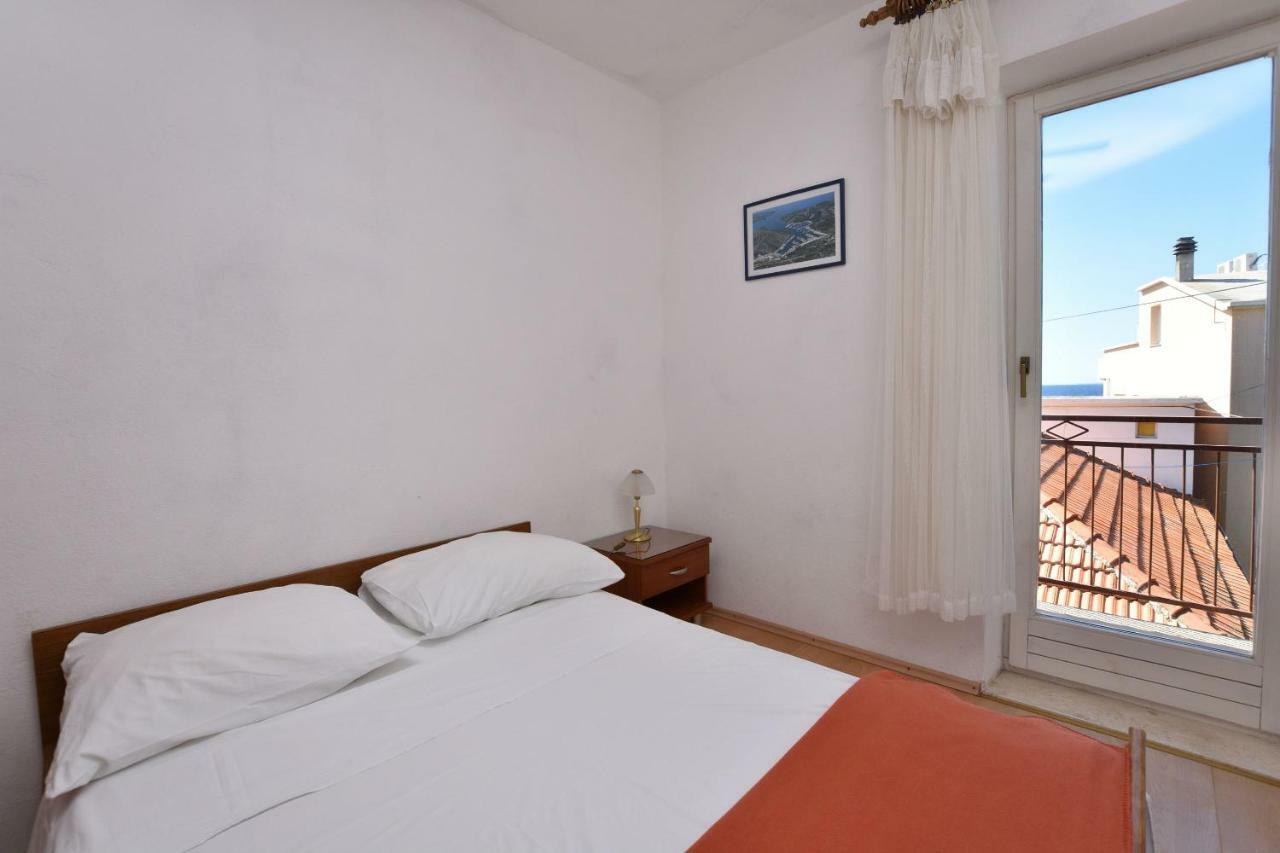 Apartments And Rooms Jakov 普利莫顿 外观 照片